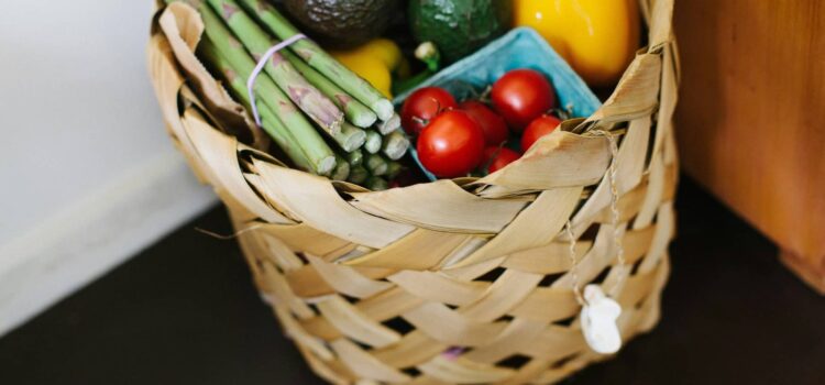 La livraison de courses à domicile : un nouveau réflexe pour mieux consommer au quotidien panier fruits et legumes de saison